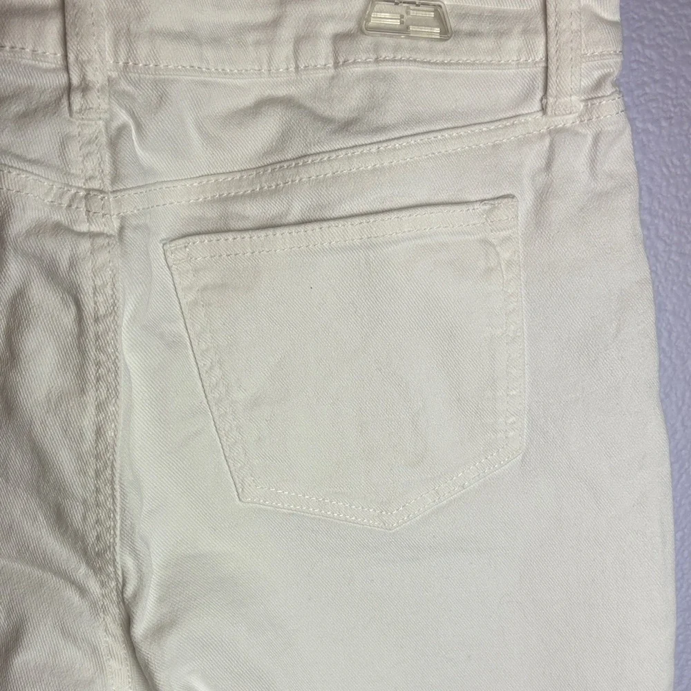 NWOT Celebrity Pink Cuffed White Bermuda Blossom Shorts RE Generation Mid Rise